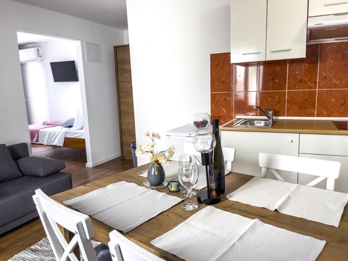 Apartments Goro Podstrana Luaran gambar